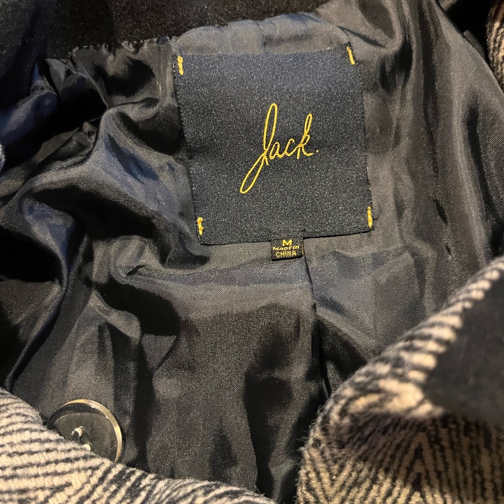 Beautiful jacket - Picture 2 of 3
